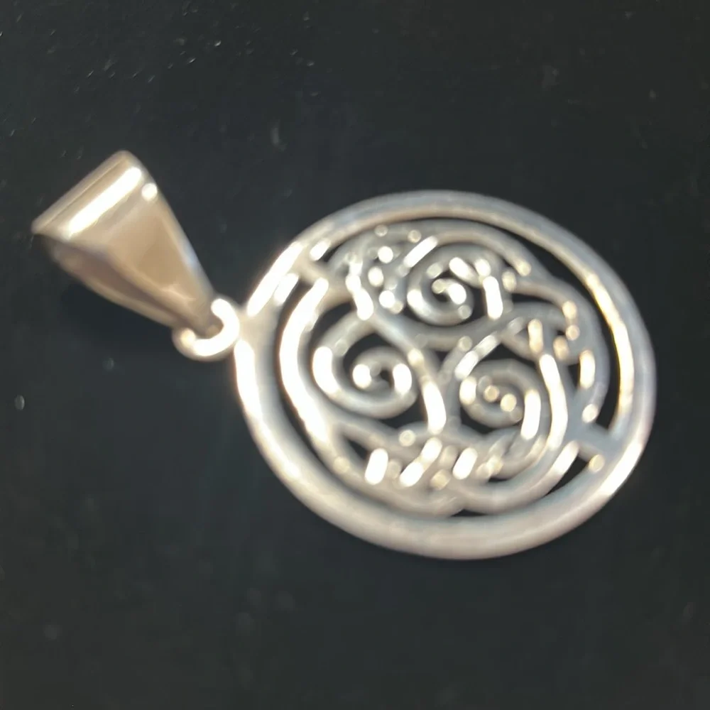 Elegant SILPADA Sterling Silver Pendant - Picture 2 of 3